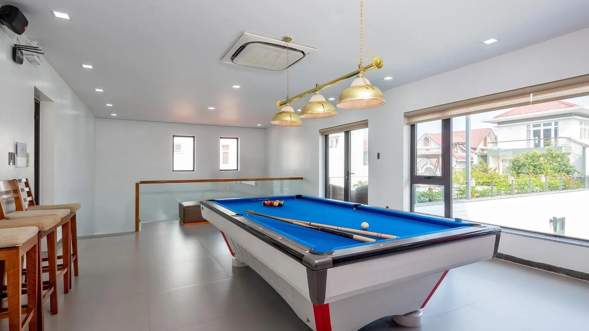 Charming Luxury Beach Villa Da Nang