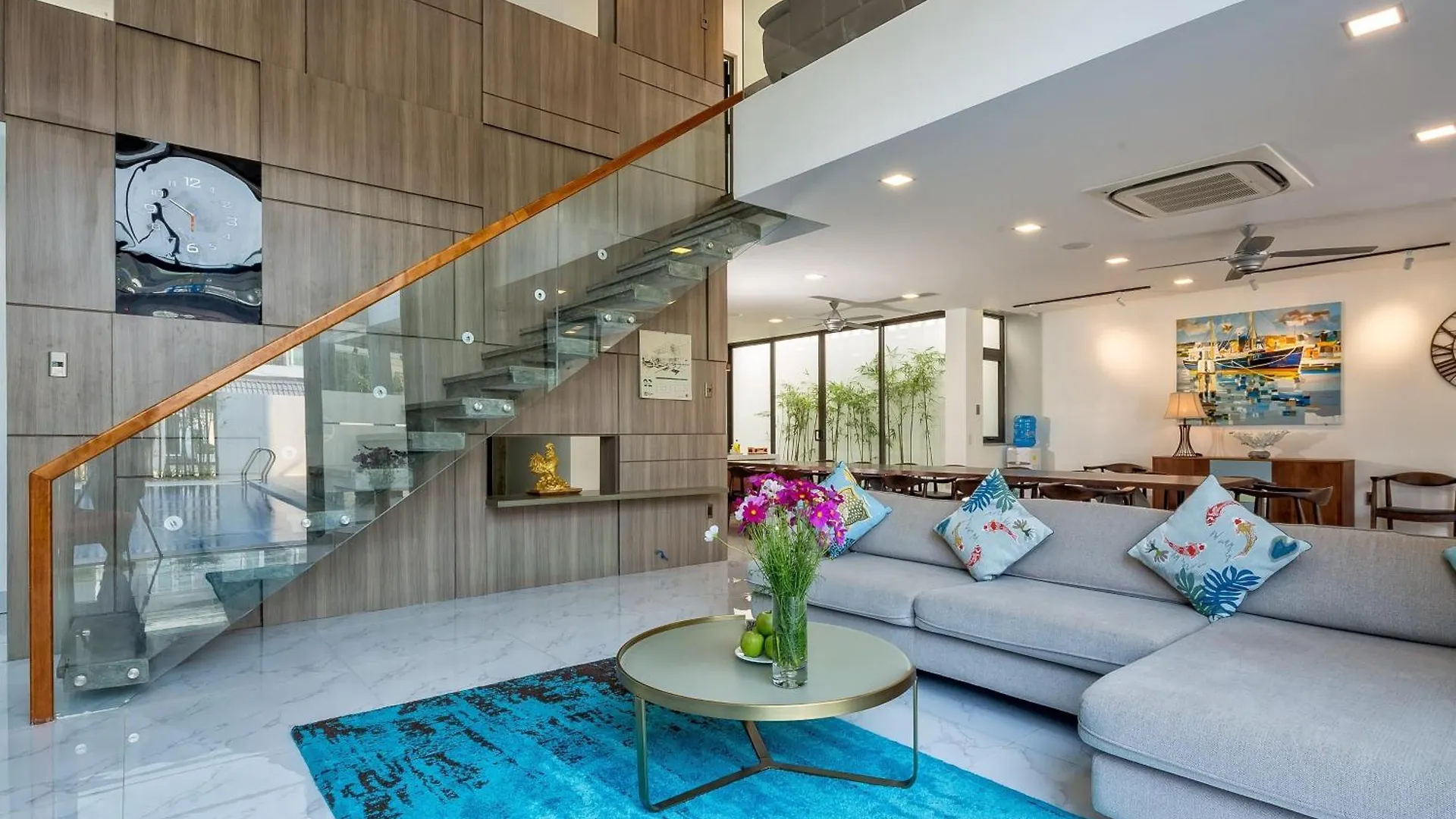 Charming Luxury Beach Villa Da Nang